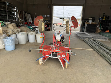 実習もラストスパート、ジャガイモ畝づくりと販売実習